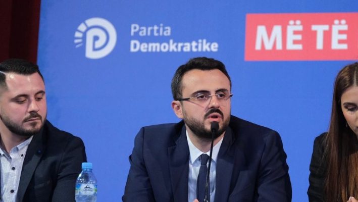 Të rinjtë e PD zgjedhin kryetarin/ Besart Xhaferi drejt fitores