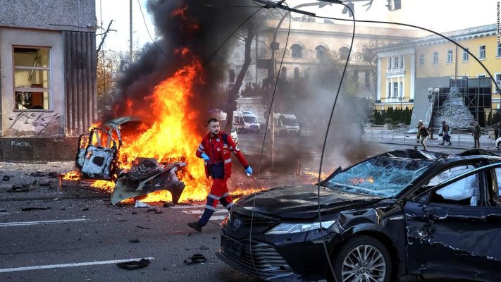 Sulme me raketa ndaj Kievit; Putin hakmerret për urën e Krimesë, vriten civilë