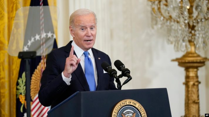 Presidenti Biden paralajmëron Iranin se do të përballet me kosto për shtypjen e protestave
