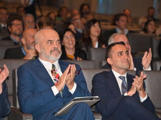 Rama zbulon operacionin/ Si bashkëpunoi me Di Maion për të kontrabanduar vaksina në Shqipëri