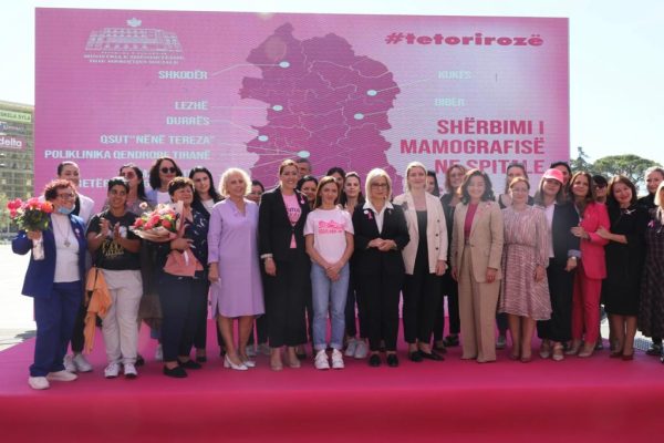 “Vrapo per jeten”, Manastirliu bën bashkë zonjat e politikës: Të rrisim ndërgjegjësimin për luftën kundër kancerit të gjirit