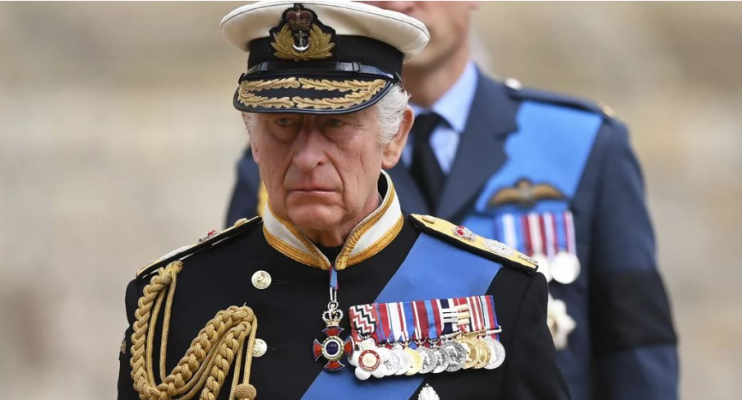 Mbreti Charles III merr rolin e Harry-t në Marinën Mbretërore