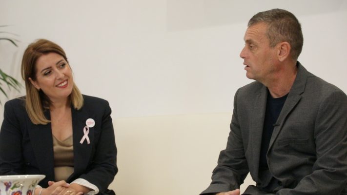 Realizon me sukses transplantin e veshkës, Manastirliu takon 54 vjeçarin nga Hasi: 143 qytetarë kanë kryer transplantin e veshkës falas