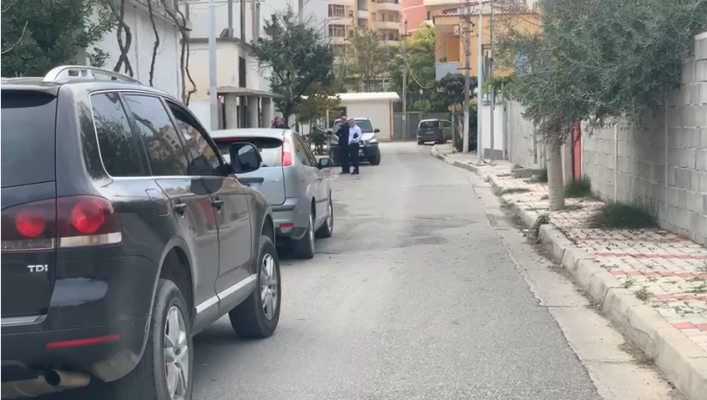 U grabit në Lushnje një ditë më parë/ Gjendet në Vlorë “Benz-i”