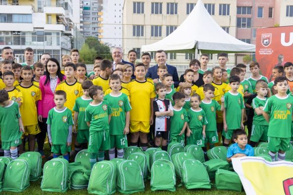 Inagurohet me ‘uniforma të reja’ një nga anekset e kompleksit ‘Roza Haxhiu’, Duka: Prioriteti ynë, fëmijët!