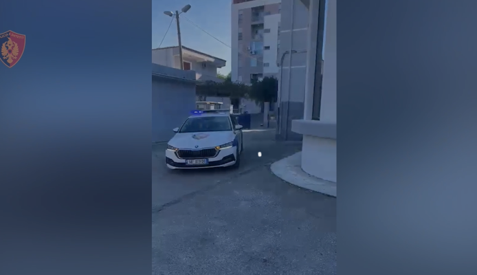 Lëvizte me armë dhe kanabis nëpër Tiranë/ “Shqiponjat” arrestojnë 32 vjeçarin (EMRI)