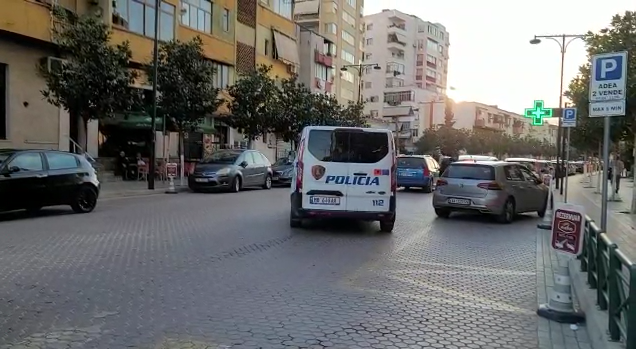 Plagoset me thikë 21 vjeçari në Elbasan/ “Shqiponjat” arrestojnë autorin