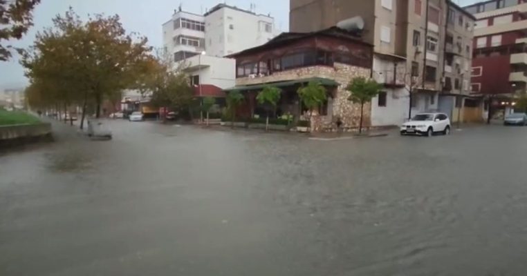 Banesa dhe toka nën ujë/ Situata e vështirë në qarkun e Lezhës, dalin të dhënat zyrtare nga bashkitë