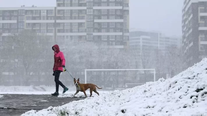 Bora zbardh Kievin/ Rusia lë pa energji elektrike 10 milionë banorë