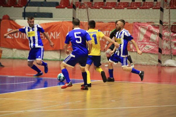 Futbolli në salla të mbyllura/ Kampionati i futsall nis këtë fundjavë, gara do të zhvillohet në dy faza