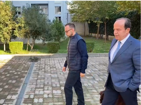 SPAK kërkon rikthimin në burg/ Alqi Bllako mbërrin në Gjykatën e Apelit
