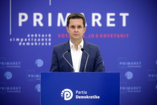 Mjeku Ilir Alimehmeti shpall kandidaturën për Tiranën