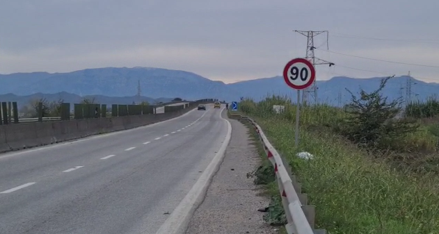 Aksident në autostradën Tiranë-Durrës/ Humbin jetën dy vajza të reja, shoferi në gjendje të rëndë