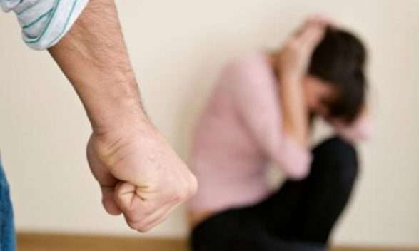 Shtohet dhuna ndaj grave/ 6 viktima në 11 muaj, më shumë denoncime për sjellje agresive nga burrat