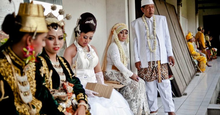 Harrojeni seksin jashtë martesës; parlamenti indonezian tani e ndalon me ligj