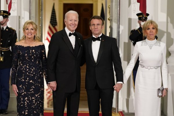 Presidentët Biden e Macron të bashkuar kundër Rusisë, bisedojnë për mosmarrëveshjet tregtare
