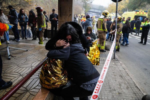 Përplasen trenat në Spanjë, të paktën 155 pasagjerë të plagosur