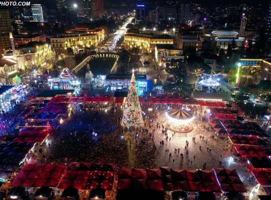 Vizion Plus uron shqiptarët: Gëzuar Vitin e Ri 2023!