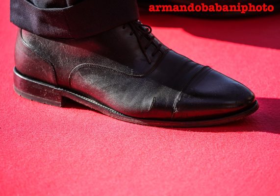 Kush është kryeministri me këpucët e grisura në Samitin e Tiranës?