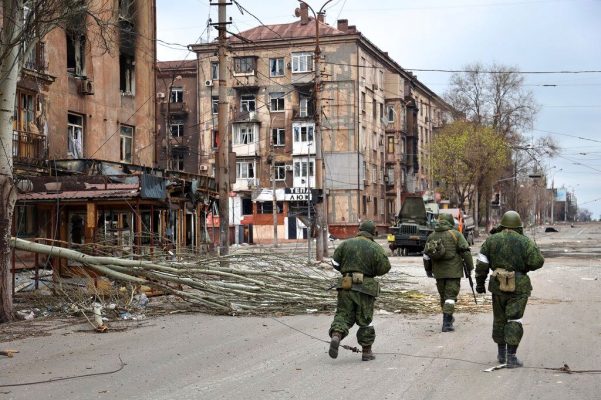 Zelensky: Rusia po shkatërron qytet pas qyteti në Donbas