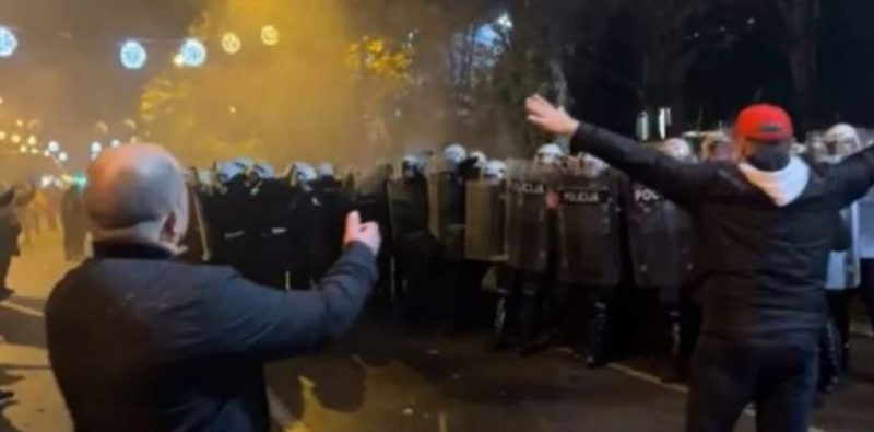 Proteste dhe incidente para kuvendit në Malin e Zi; kundërshtohet miratimi i ligjit për Presidentin