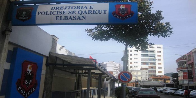 Hiqej si avokat dhe u “zhvaste” qytetarëve lekë/ Arrestohet 54-vjeçari në Elbasan (EMRI)