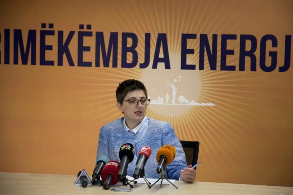 132 mijë euro korrupsion/ Gjykata lë në burg ish drejtoreshën e OSHEE (EMRI)