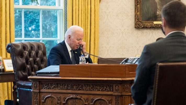 Biden siguron Zelenskyn për mbështetjen amerikane