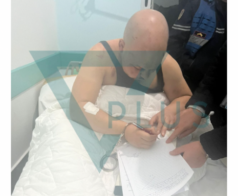 I enjtur dhe me pranga në duar/ Del foto e Gert Shehut nga spitali i Traumës, Berisha pritet të thirret sot në polici