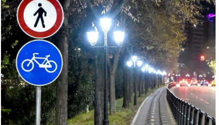 Bashkia e Tiranës instalon ndriçim LED në Bulevardin ‘Bajram Curri” dhe “Zhan d’Ark”