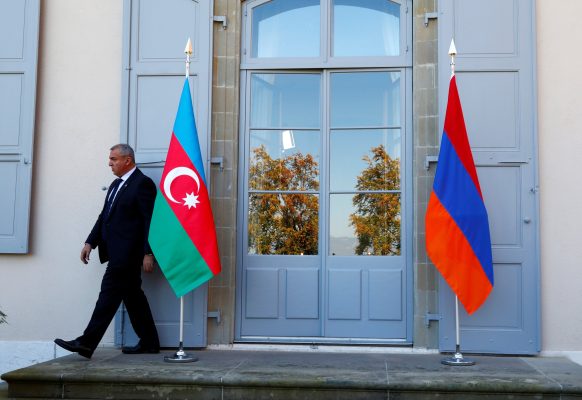 Rusia fajëson Armeninë për anulimin e bisedimeve me Azerbajxhanin