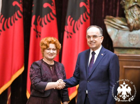 Betohet para Presidentit, anëtarja më e re e Gjykatës Kushtetuese, Marjana Selimi