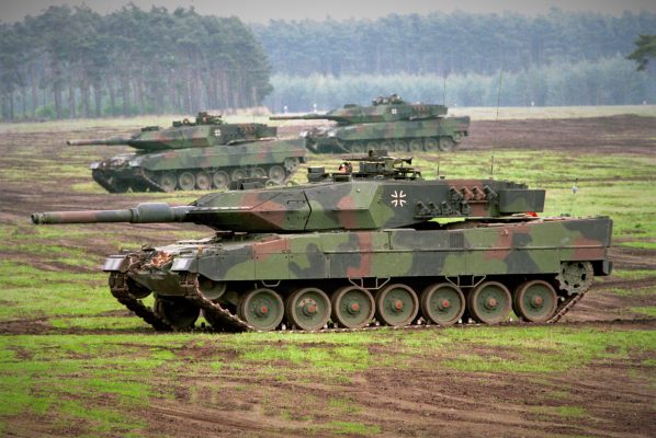 Gjermania nuk e furnizoi Ukrainën me tanke, Polonia e kritikon