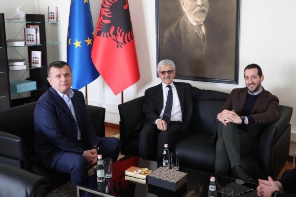 Balla takim me ish-Kryeministrin e Italisë Massimo D’Alema: Ka luajtur një rol të rëndësishëm në lirinë e Kosovës