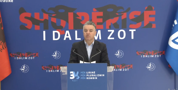 PD: Qeveria po zhvat shqiptarët/ Bozdo: Çmimi i naftës rritet kur në bursa ulet