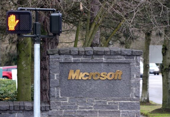 Microsoft shkurton 10 mijë vende pune