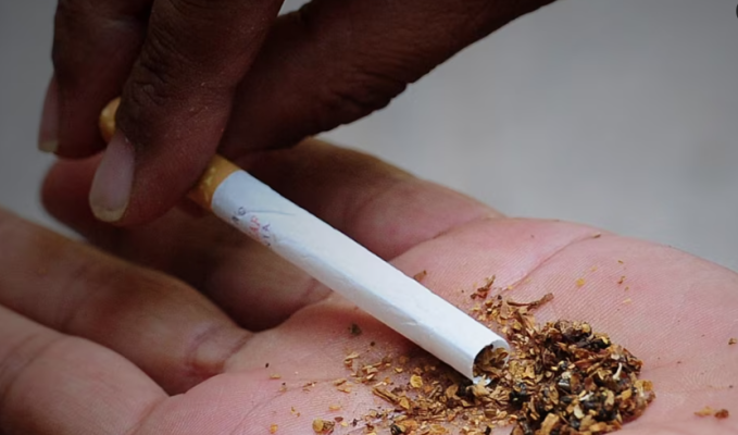 Meksika ndalon konsumimin e duhanit në hapësira publike