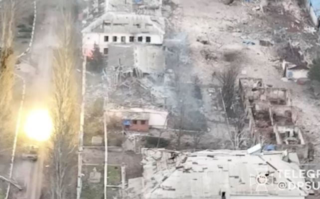 Rusia thotë se kontrollon qytetin e Soledarin, Ukraina e hedh poshtë