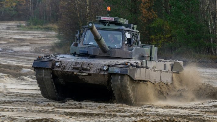 Qeveria kanadeze dërgon katër tanke “Leopard” në Ukrainë