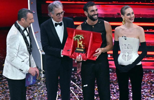 Sanremo/ Marco Mengoni fiton çmimin e parë me ”Due vite”