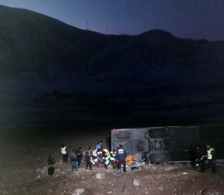 Përmbyset autobusi me pasagjerë në Turqi/ 8 viktima dhe 35 persona të plagosur