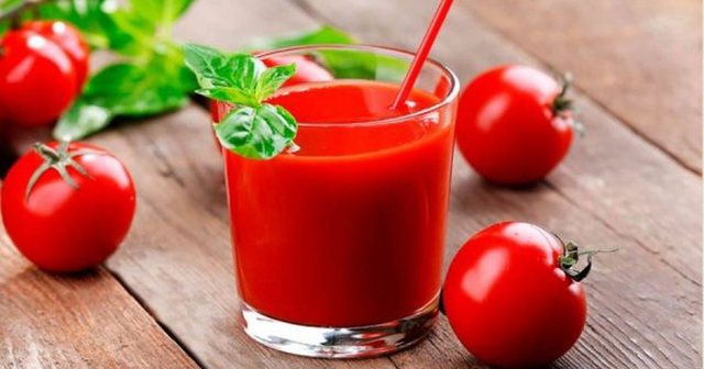 Kujdes kur konsumoni domatet, nëse vuani nga këto probleme shëndetësore po i bëni shumë dëm vetes