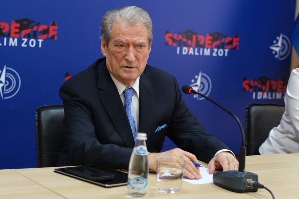 Berisha: Rama ikën në 11 shkurt/ Kreu i PD thirrje shqiptarëve për tu bashkuar kundër kryeministrit