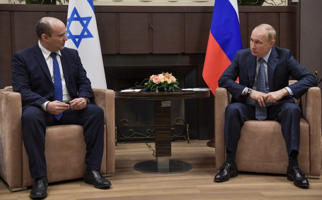 “Putin më tha: Nuk vras Zelenskin”/ Ish-kryeministri izraelit zbulon bisedën me presidentin rus