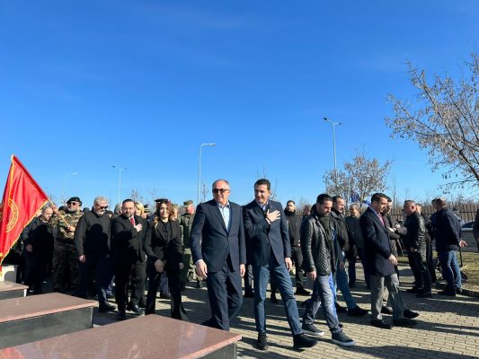 15-vjetori i Pavarësisë së Kosovës/ Veliaj homazhe në Prizren: Kujtesa na motivon për të ecur përpara