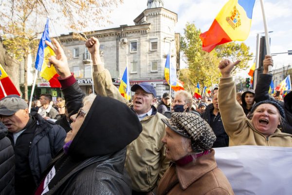 Moldavia në valën e protestave; mbështetesit e partisë proruse duan dorëheqjen e qeverisë