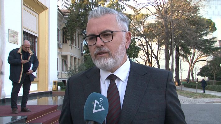 PS, “luftë” deputetëve të Berishës/ Gogu: Kush thyen rregulloren përjashtohet nga parlamenti