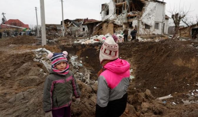 Mbajtja e fëmijëve ukrainas në kampet ruse, “mund të jetë krim lufte”
