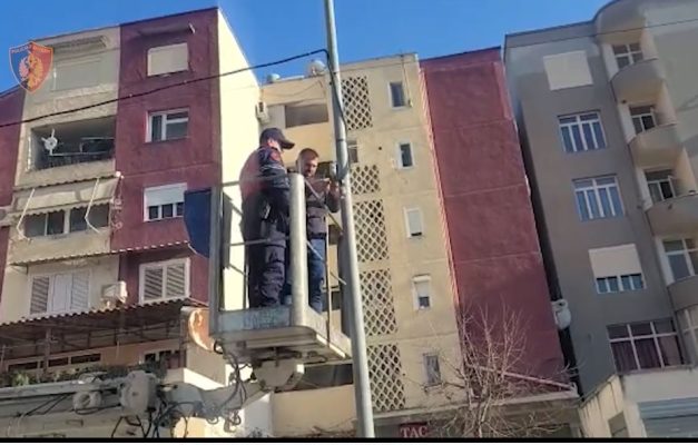 Priten ‘fijet’ në Elbasan/ Policia çmonton 37 kamera të vendosura në ambjentet publike