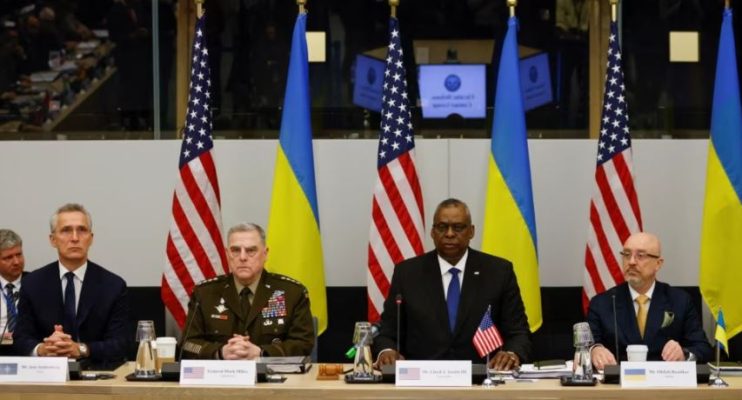 Aleatët e NATO-s premtojnë mbështetje të mëtejshme ndaj Ukrainës